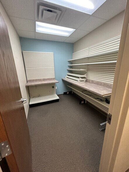 More Photos Of 96 Integrity Dr, Hebron Medical For Lease