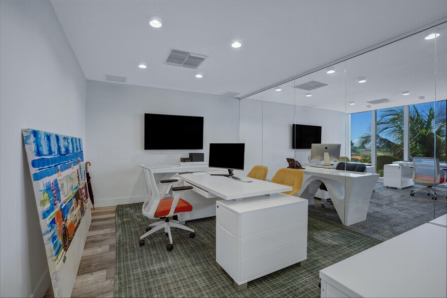 More Photos Of 1680 Michigan Ave, Miami Beach Office For Sale