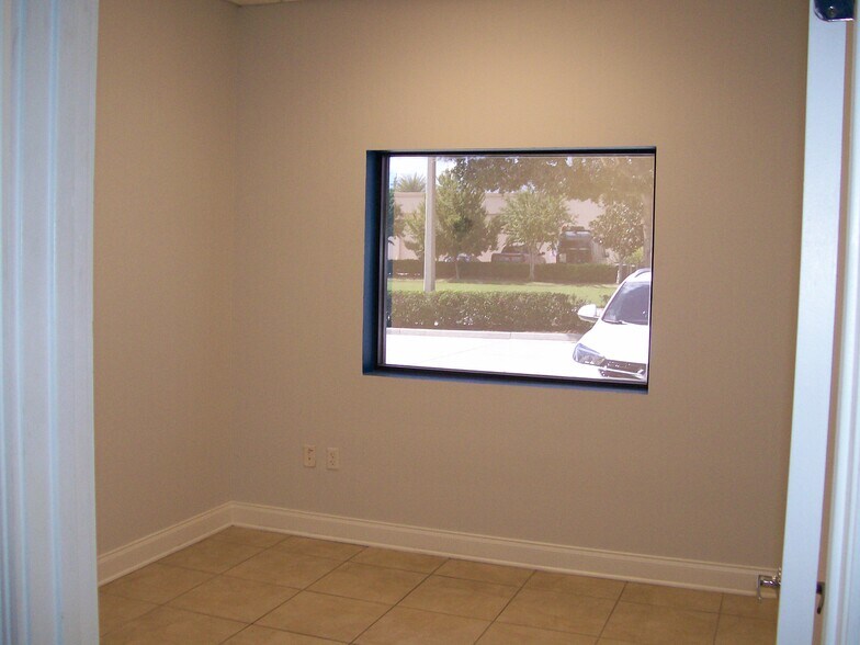 More Photos Of 311 Specialty Pt, Sanford Warehouse For Lease