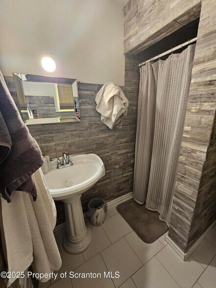 More Photos Of 629 Clay Ave, Scranton Apartments For Sale