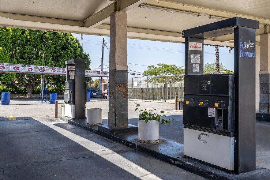 More Photos Of 530 E Foothill Blvd, Pomona Service Station For Sale