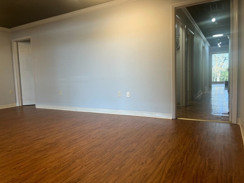 More Photos Of 2311 Biscayne Dr, Little Rock Office For Lease