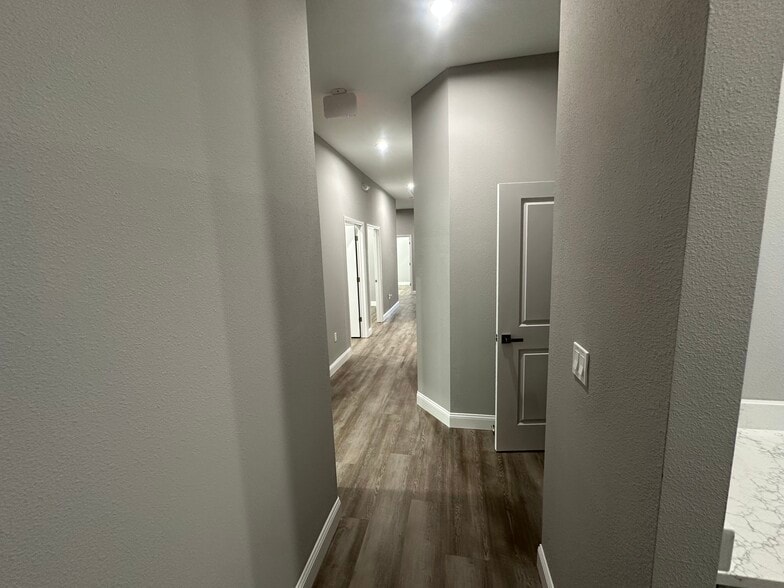 More Photos Of 708 Cactus Ridge Cir, Seffner Medical For Lease