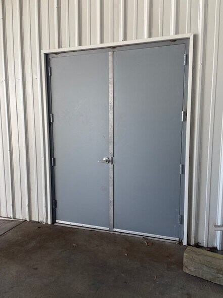More Photos Of 921 Princess St, Wilmington Warehouse For Lease
