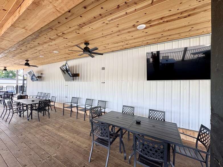 More Photos Of 500 SE Lincoln Rd, Idabel Hotel For Sale