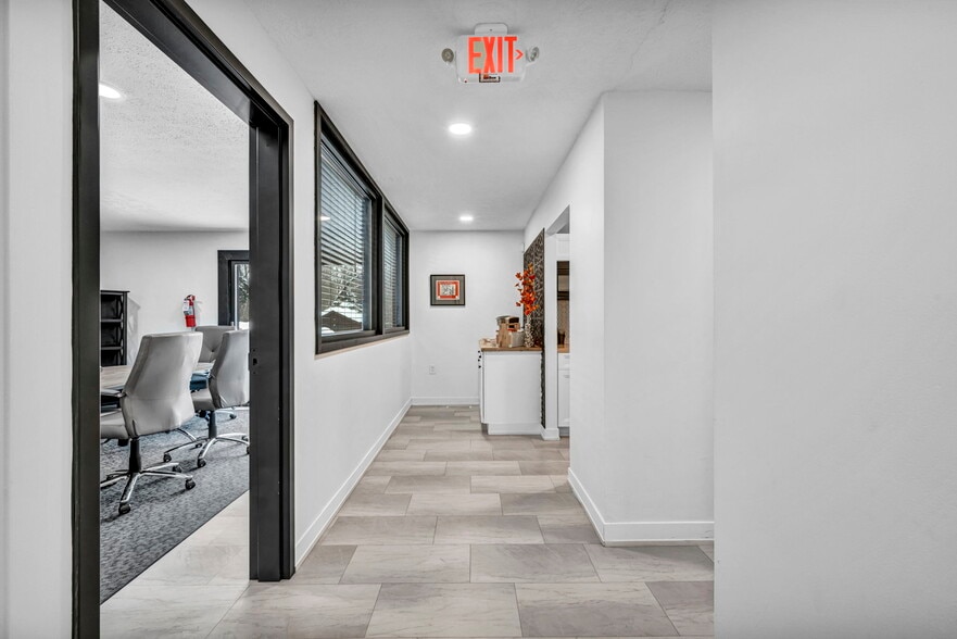 More Photos Of 1929 E Royalton Rd, Broadview Heights Office For Lease