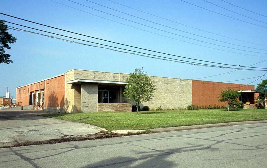 More Photos Of 9001-9005 Sovereign Row, Dallas Distribution For Lease