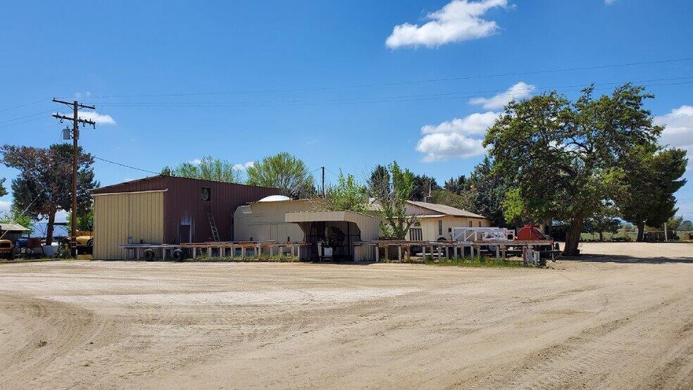 More Photos Of 41614 102nd St E, Palmdale Industrial For Lease