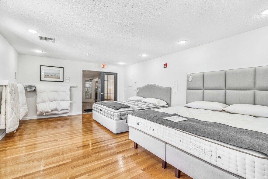 More Photos Of 348 Boston Post Rd, Sudbury Storefront Retail Office For Sale