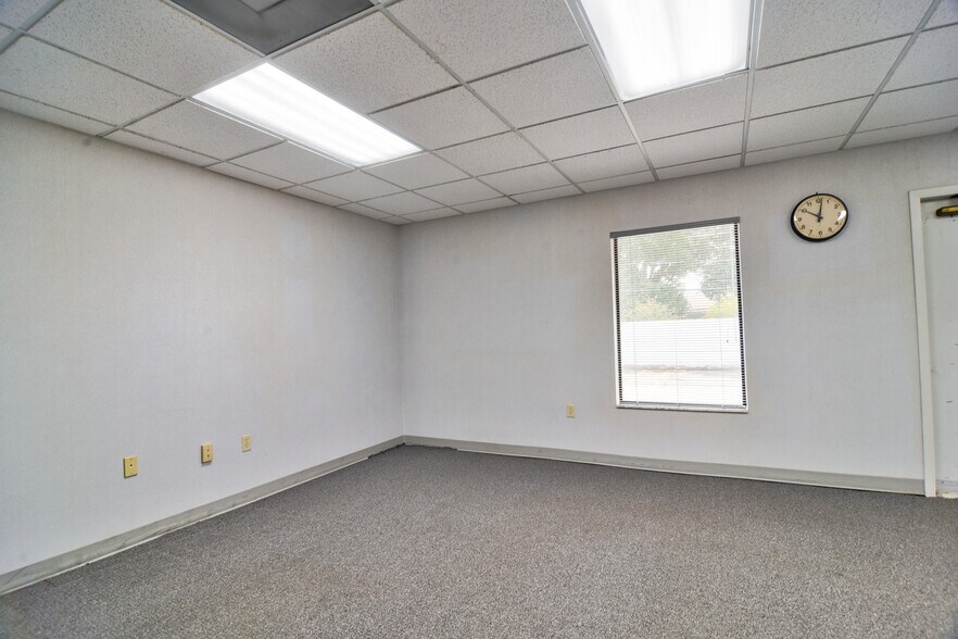 More Photos Of 3275 66th St N, Saint Petersburg Medical For Sale