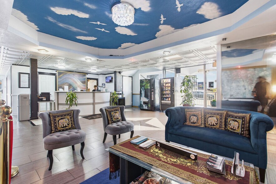 More Photos Of 1175 N Watson Rd, Arlington Hotel For Sale
