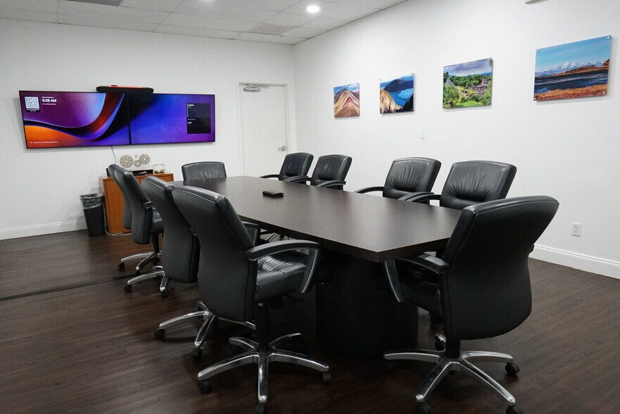 More Photos Of 1432 E Newport Center Dr, Deerfield Beach Warehouse For Sale