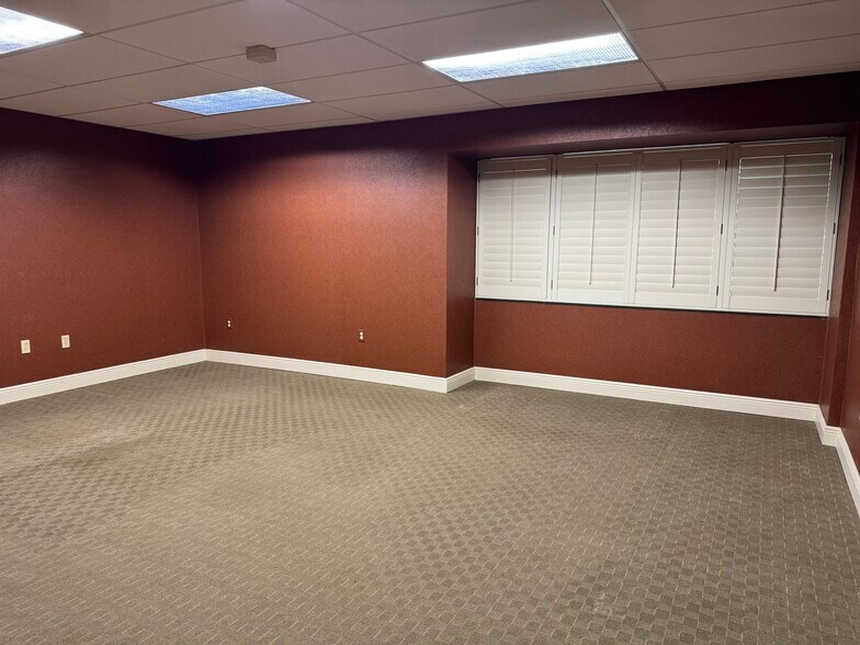 More Photos Of 15255 NW 82nd Ave, Miami Lakes General Retail For Lease