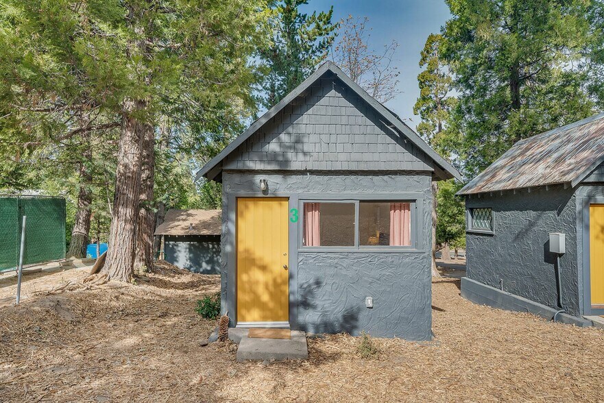 More Photos Of 25807 State Highway 189, Twin Peaks Hotel For Sale