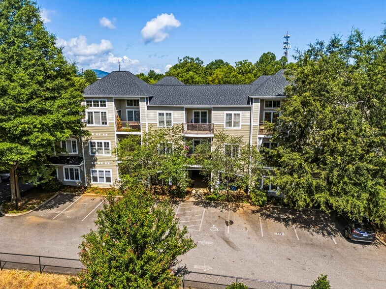 More Photos Of 64 Clingman Ave, Asheville Office For Sale