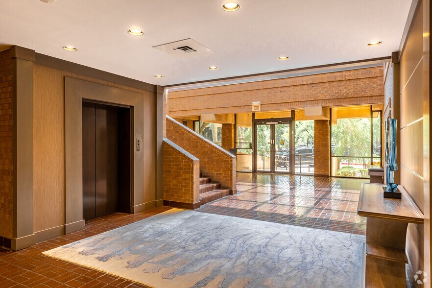 More Photos Of 8330-8350 Meadow Rd, Dallas Office For Sale