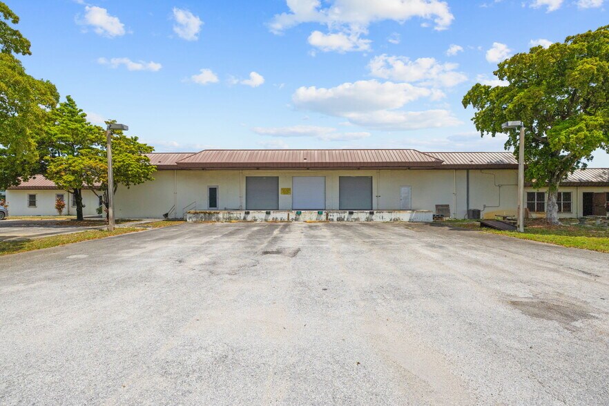 More Photos Of 12175 NW 98th Ave, Hialeah Warehouse For Sale