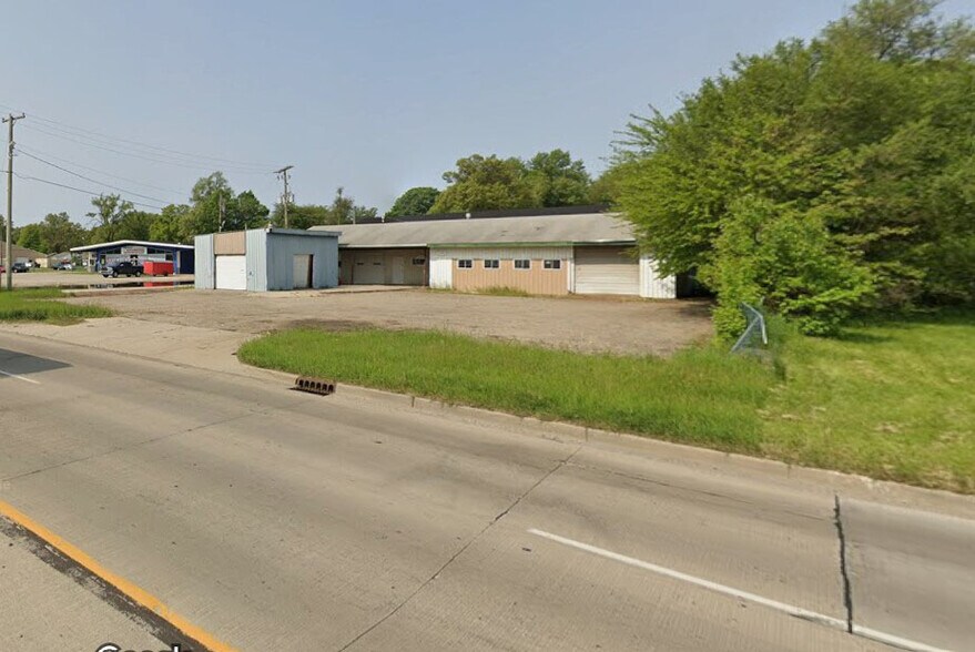 More Photos Of 57909 In-19, Elkhart Auto Repair For Sale