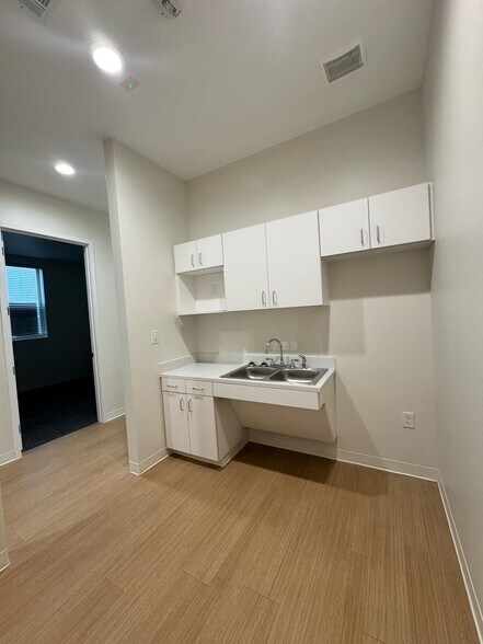 More Photos Of 1400 N Coit Rd, McKinney Unknown For Lease