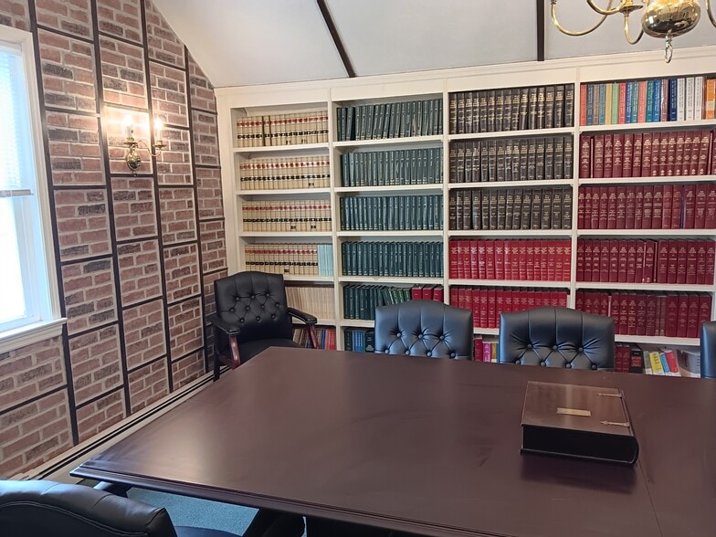 More Photos Of 11 E Cliff St, Somerville Office Residential For Lease