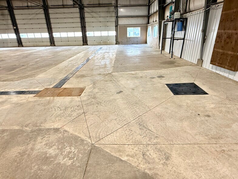 More Photos Of 8 Van Der Horn Way, Red Deer County Truck Terminal For Sale