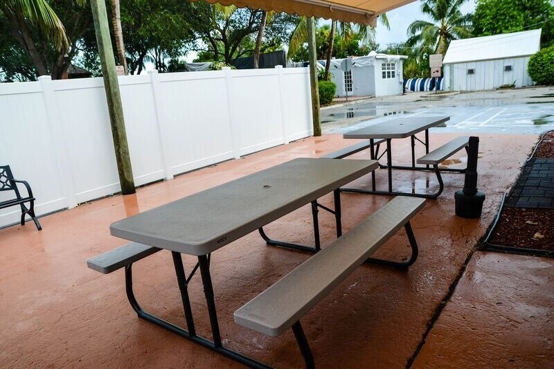 More Photos Of 705 Bond Way, Delray Beach Showroom For Sale