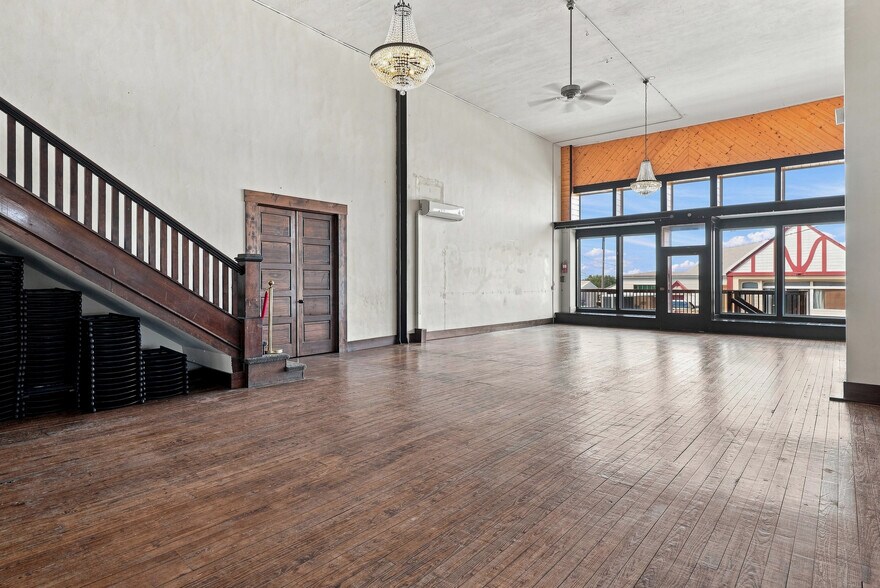 More Photos Of 204 S Broadway, Salisbury Specialty For Sale