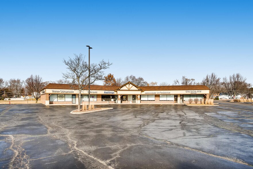 More Photos Of 1010-1072 E Schaumburg Rd, Streamwood Unknown For Lease