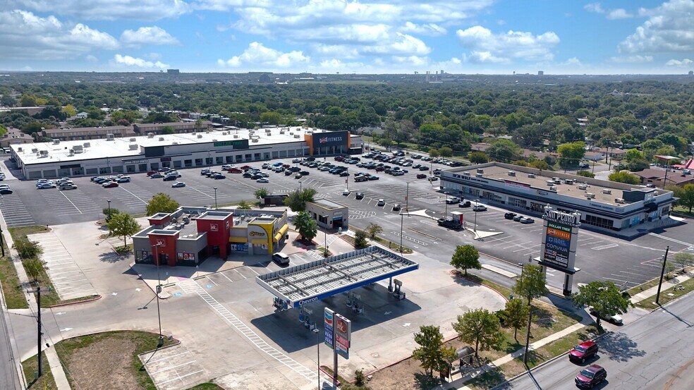 More Photos Of 7142 San Pedro Ave, San Antonio Unknown For Lease