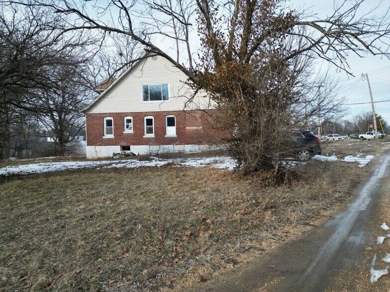 More Photos Of 325 Iris Ct, Saint Clair Medical For Sale