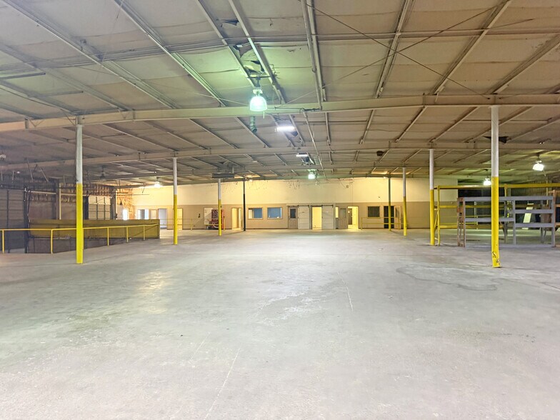 More Photos Of 1627 Columbia College Dr, Columbia Warehouse For Sale