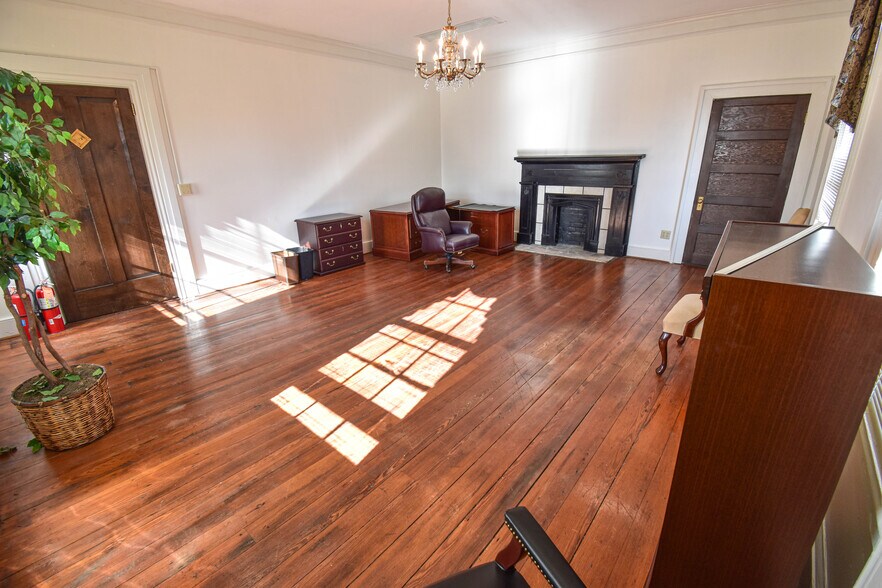 More Photos Of 2606 8th St, Tuscaloosa Office For Sale