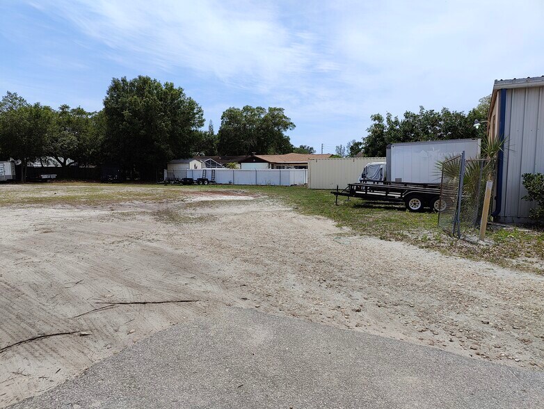 More Photos Of 13080 Belcher Rd, Largo Warehouse For Lease