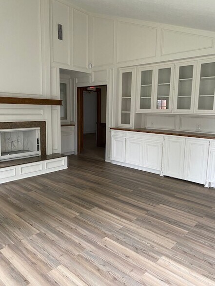 More Photos Of 34624 Tx-249, Pinehurst Office For Sale