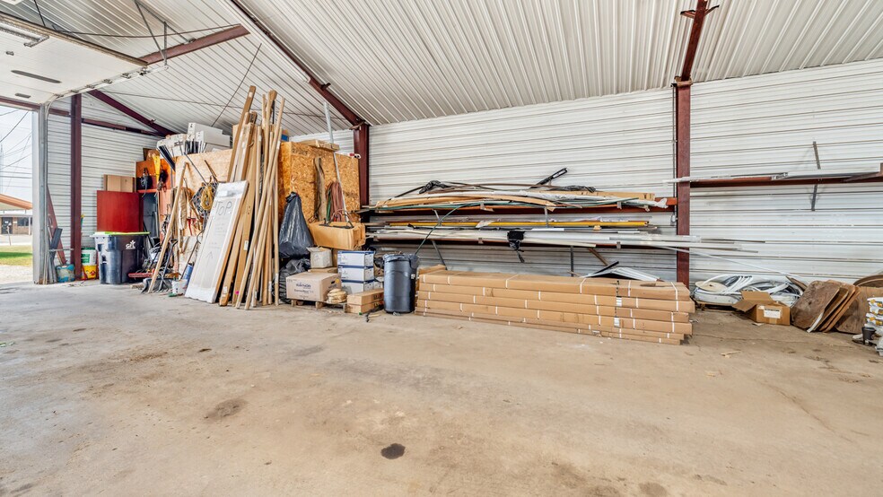 More Photos Of 1333 Jackson St, Iron Mountain Industrial For Sale