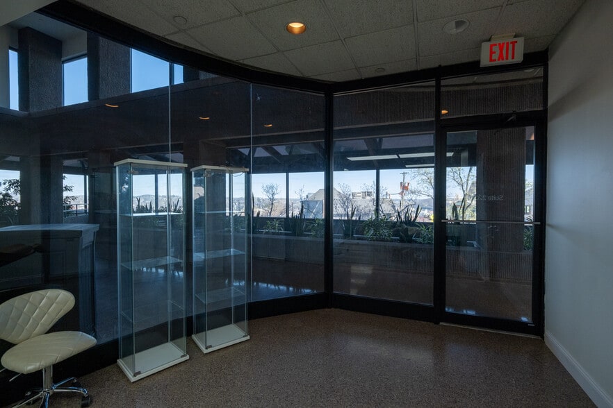 More Photos Of 1301 Grandview Ave, Pittsburgh Office For Sale