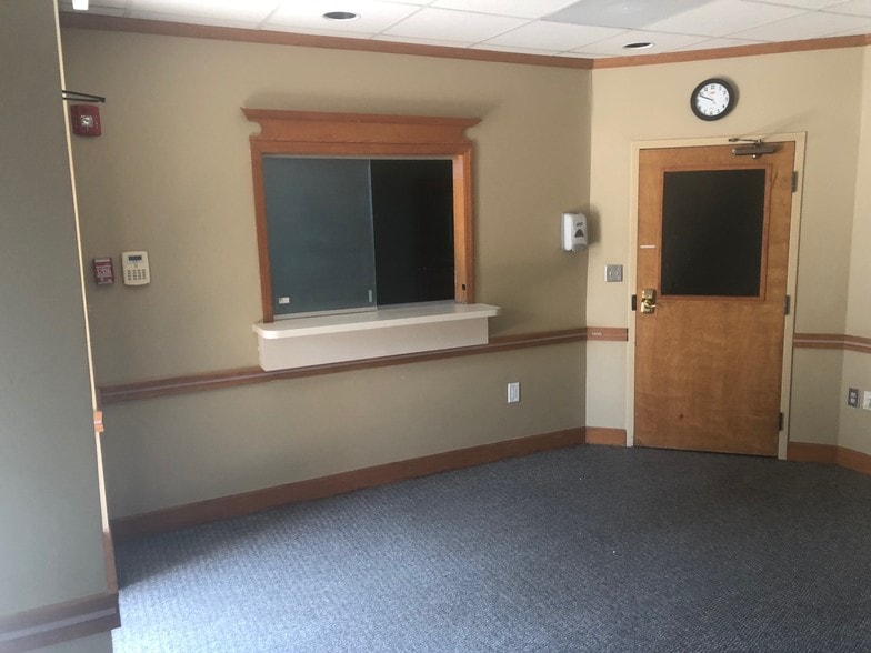 More Photos Of 1629 10th Ave, Columbus Medical For Lease