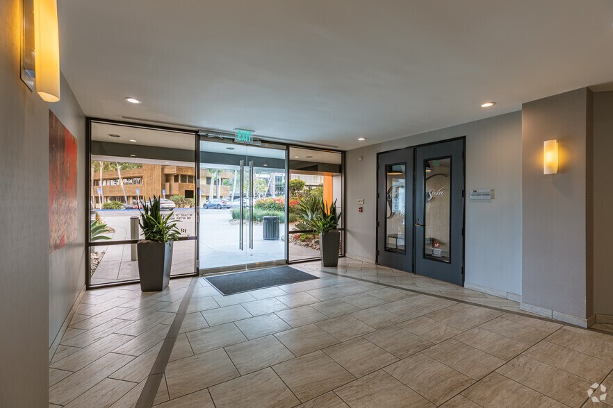 More Photos Of 404 Camino del Rio S, San Diego Office For Lease