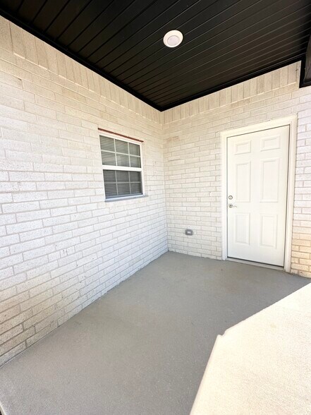 More Photos Of 4235 W Santa Fe St, Fayetteville Specialty For Sale