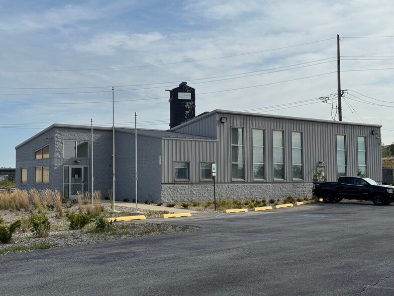 More Photos Of 219 Riley Rd, East Chicago Warehouse For Lease