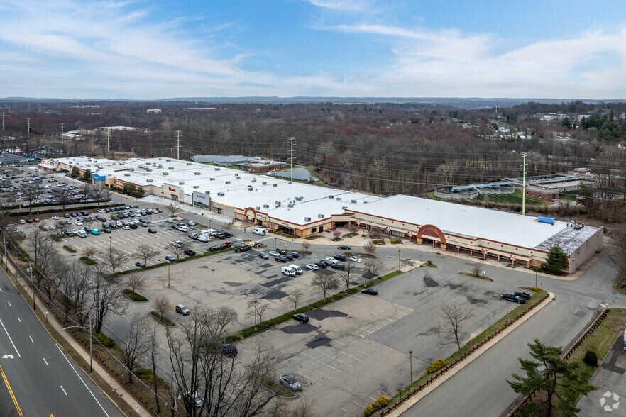 More Photos Of 225-235 Ridgedale Ave, Cedar Knolls Unknown For Lease