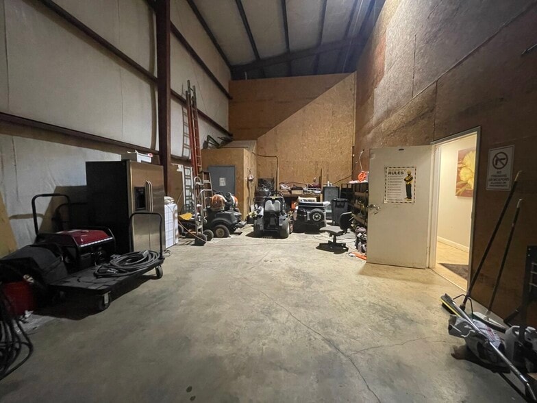 More Photos Of 2513 31st St SW, Birmingham Industrial For Lease