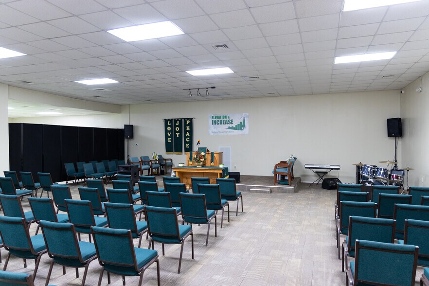 More Photos Of 4409 Hovis Rd, Charlotte Specialty For Sale