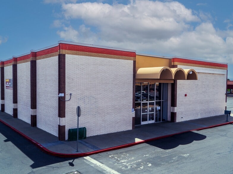 More Photos Of 14554 7th St, Victorville General Retail For Sale