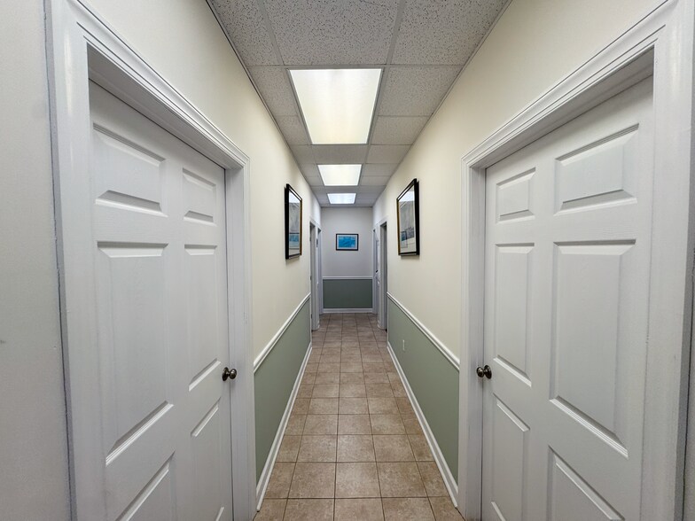 More Photos Of 107 Southern Blvd, Savannah Office For Lease