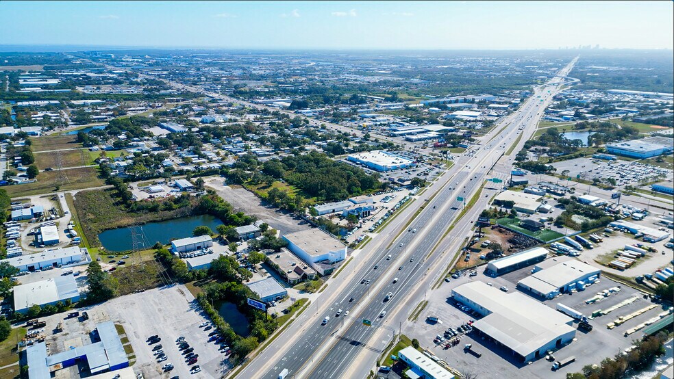 More Photos Of 13755 U.S. Highway 19 N, Clearwater Warehouse For Lease