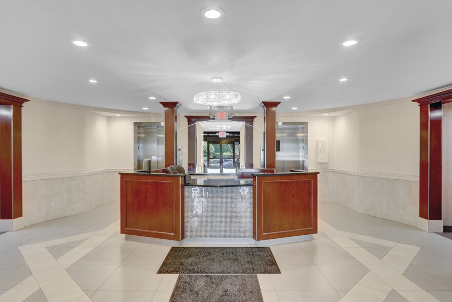 More Photos Of 230 Hilton Ave, Hempstead Office For Sale