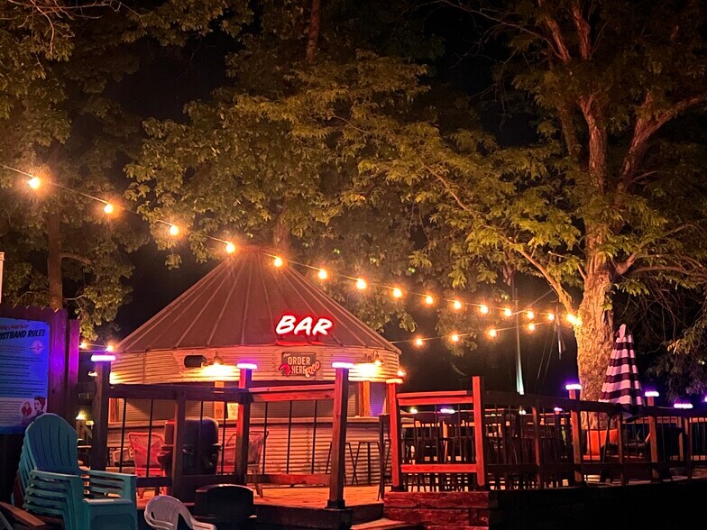 More Photos Of 1062 Susan Rd, Lake Ozark Hotel For Sale