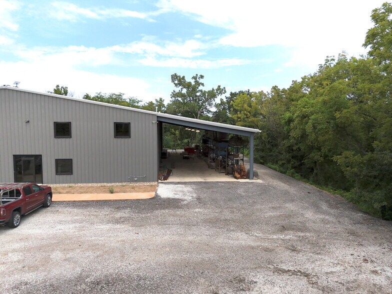 More Photos Of 955 SE AA Hwy, Blue Springs Industrial For Lease