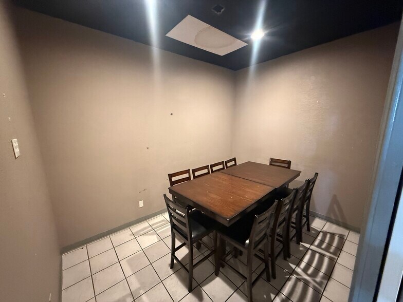 More Photos Of 1550 Hawkins Blvd, El Paso Unknown For Lease